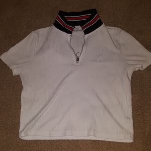 White shirt w/ multicolor collar